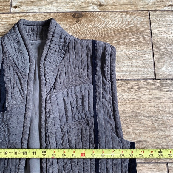 Kiss of the Wolf Quilt Silk Vest Sz M Art To Wear - Picture 12 of 12